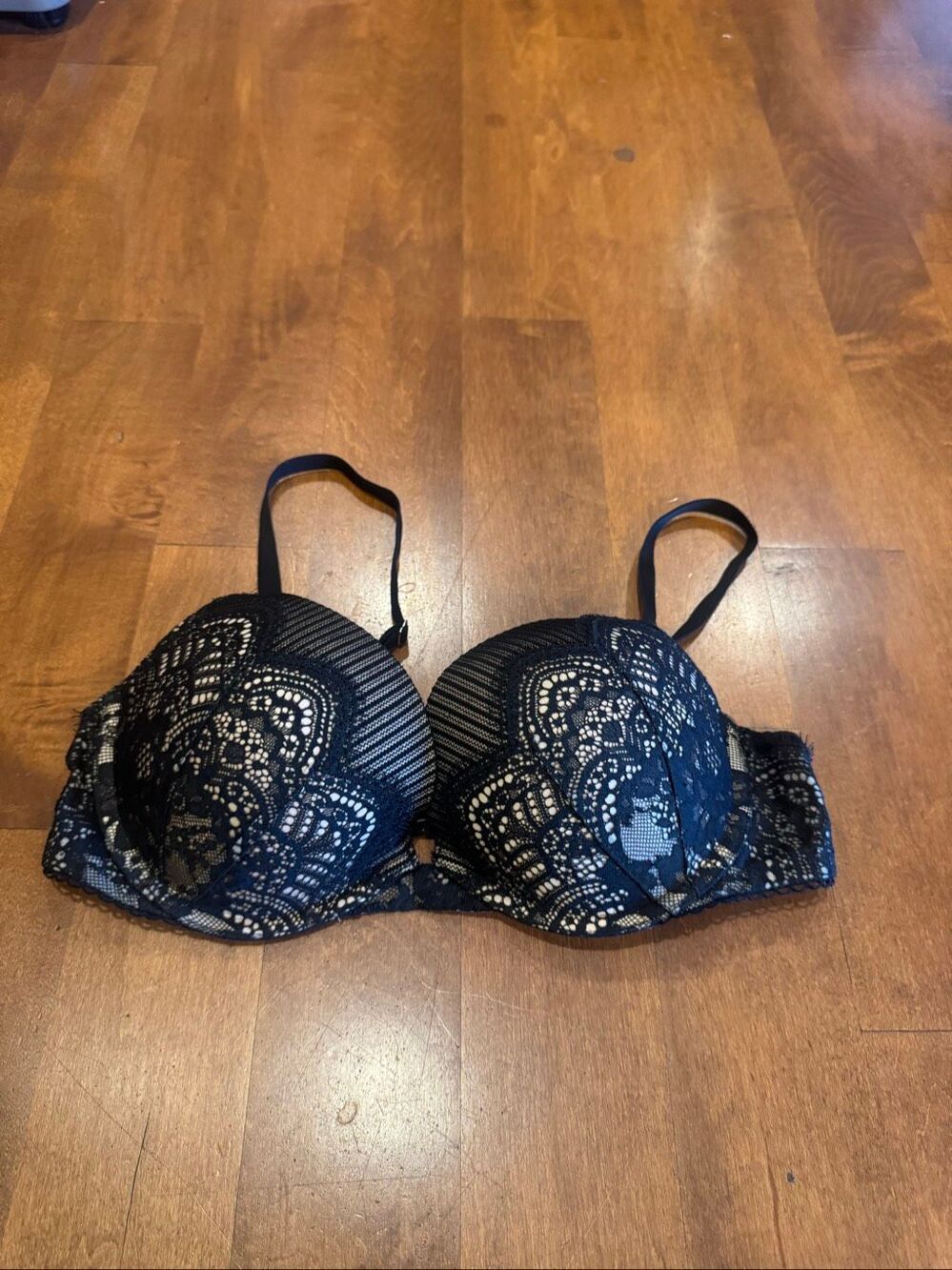 Victoria’s Secret Dream Angels Black Lace Push-Up Bra 36C